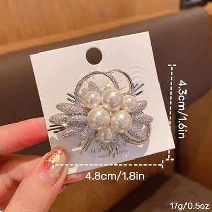 Elegant Floral Brooch Pins for Women, Crystal Pearl Rhinestone CZ Flower Lapel Pin Wedding Party Exquisite Brooches and Pins for Women Ladies - color: Silver+White