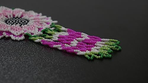 Handmade beaded Native native american style huichol glass seed bead Necklace Collar de cuentas nativas al estilo mexicano de los artesanos regalos para mujeres - color: Pink & White