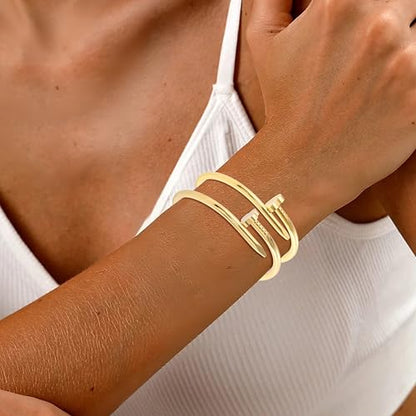 Gold Bangle Bracelets for Women -2PCS Friendship & Love Bangle Bracelet Clover Nail Bracelet Stack Set Trendy Non-Tarnish Stainless Steel Jewelry Gifts for Mom Wife Her - color: Gold-1