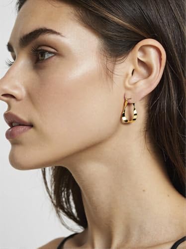Golden Hoop Earrings For Women The Twisted Close-Fitting Hoop Shape Is Crafted With Gold-Plated Material And S925 Silver Pins Light Luxury Elegant Unique And Minimalist Style - color: GEE4020-Gold