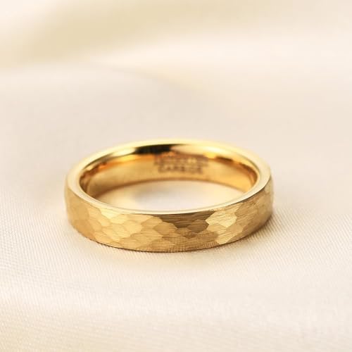 VQYSKO Hammered Tungsten Carbide Wedding Band Ring for Men Women - color: Gold 4mm