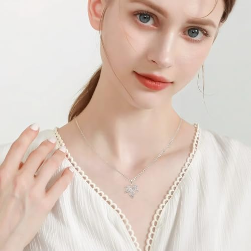 Jean Beau Dainty Pendant Necklaces for Women, Cute Chain Necklace Jewelry Gift - color: Silver Leaf