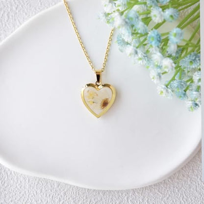 Heart Locket Necklace That Holds Pictures Pressed Flower Photo Locket Pendant Necklace for Girl Women Gift for Her - style: White Daisy