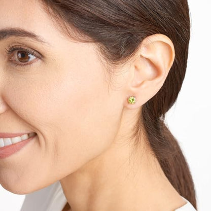 Amazon Essentials Sterling Silver Round Birthstone Stud Earrings - color: Green Peridot, August