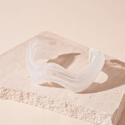 Creative Wave-shaped Opening Cuff Bracelets Statement Colorful Geometric Chunky Bangle Bracelets Acrylic Resin Irregular Wristbands for Beach Vacation Jewelry - color: White
