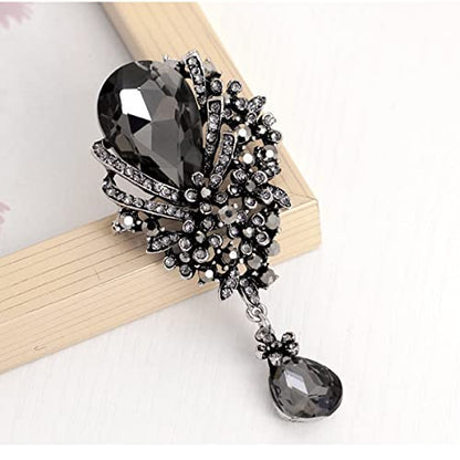 seven wolves Women Crystal Bouquet Brooch Pin All-Match Accessories Rhinestone Brooches and Pins - color: Black B