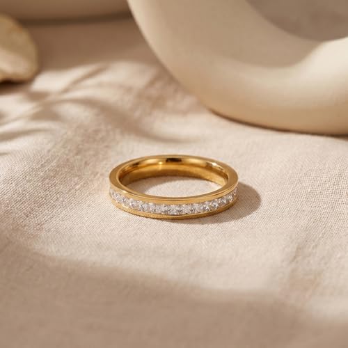 Minimalist & Romantic Single-Row Diamond Ring for Daily, Date & Wedding - color: Yellow Gold