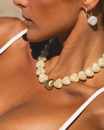 Chunky Beaded Necklace for Women Trendy Multicolor Resin Beads Choker Necklaces Boho Summer Statement Necklace Chunky Heart Jewelry - color: Heart necklace-cream white