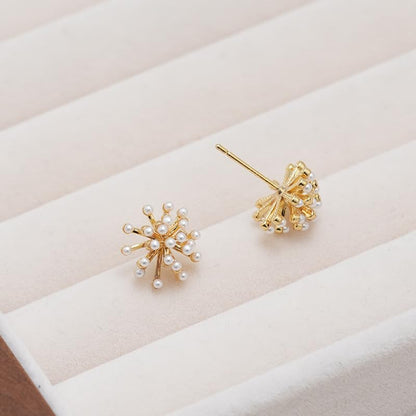 Pearl and Rhinestone Stud Earrings for Women Retro Statement Earrings Wedding Party Prom Jewelry - color: Cluster Pearl-Gold