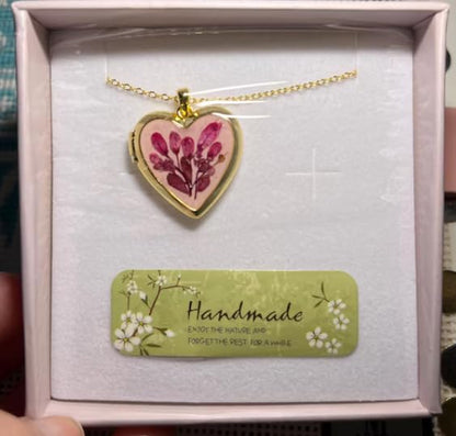 Handmade Dried Pressed Flower Heart Shaped Photo Locket Pendant Necklace - color: Gold, style: Fushia Flower on Pink