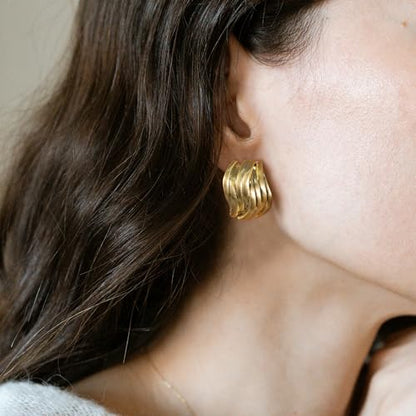 Mytys Two Tone Huggie Hoop Earrings Cross Over Design Twisted Rope Silver Gold Statement Wide Band Clip On Hoops for Women Fashion Jewelry Gift - color: Wave Gold