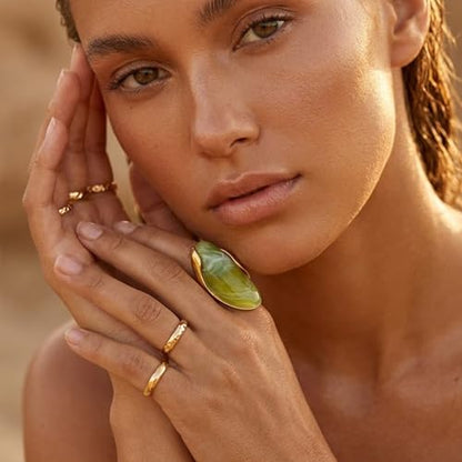 Mchic Colorful Chunky Statement Ring for Women: Boho Large Oval Acrylic Finger Ring Stainless Steel Adjustable Beach Summer Y2K Handmade Jewelry Gift for Women - color: Green