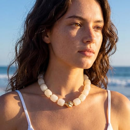 Beaded Necklaces for Women Boho Chunky Necklace Statement Big Resin Bead Choker Fashion Summer Beach Jewelry - color: Cream White