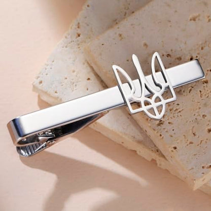 Dreamtimes Ukrainian Symbol Tie Clip Ukrainian Tie Clasp for Men Ukraine Trident Inspired Jewelry Ukraine Remembrance Tie Clip Patriotic Gift - color: Silver
