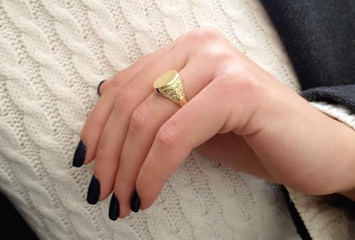 Unisex Oval Custom Signet Ring in Solid Gold 9K, 14K, & 18K, Personalized Initial Engraved Chevalier Ring, Crest design