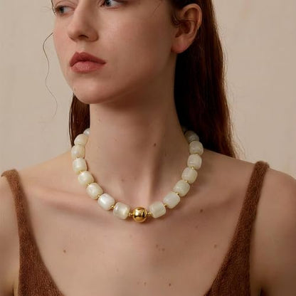Multicolor Beaded Necklace,Chunky Cube Beaded Statement Necklace, Boho Resin Choker Necklace for Women,Lightweight & Cool, Suitable for Beach, Vacation, Daily Wear & Summer Parties - color: Beige