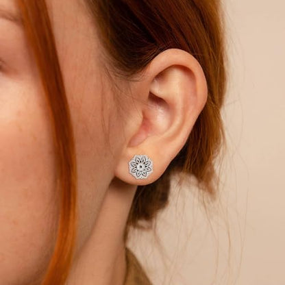 Tunnels Gauges, 2PCS Stainless Steel Tunnel Set Hollow Flower Single Flared Ear Gauges Flesh Tunnel Plugs 4G - 3/4 inch Ear Piercing Jewelry - size: 1/2 inch(12mm)