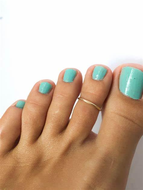 Briana Williams Toe Rings for Women Gold Silver Toe Ring Non Tarnish Ankle Bracelets for Women Waterproof Anklet & Toe Ring Set Trendy Summer Beach Foot Jewelry - color: C1 -4pcs toe rings + anklets, silver