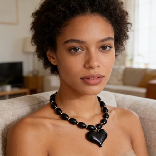 Chunky Beaded Necklaces for Women Trendy Colorful Acrylic Bead Statement Necklace Puffy Heart Pendent Necklaces for Women Boho Fashion Jewelry - color: B-black