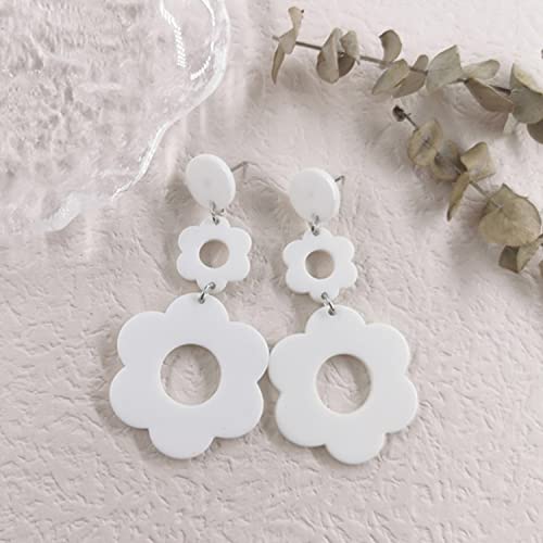 Handmade Acrylic Flower Earrings - Bohemian Double Daisy Drop Resin Flowers Dangle Earrings for Women Girls 70s 80s Party Accessories - color: white
