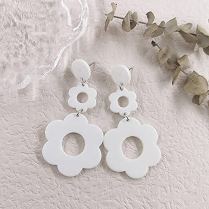 Handmade Acrylic Flower Earrings - Bohemian Double Daisy Drop Resin Flowers Dangle Earrings for Women Girls 70s 80s Party Accessories - color: white