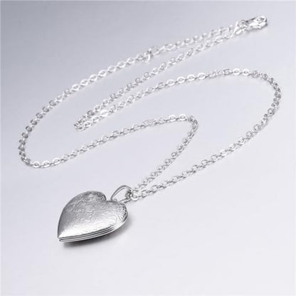 2 Pcs Locket Necklace that Holds Pictures Stainless Steel Locket Pendant Necklace Image Chain Necklaces for Women - color: Love Heart 2