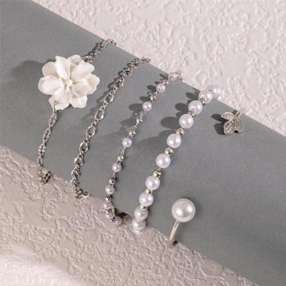 5Pcs Boho White Flower Beaded Pearl Bracelets for Women Trendy, Cute Gold Silver Stackable Floral Petal Pearls Beads Chain Bracelet Holiday Jewelry Gifts - color: Silver