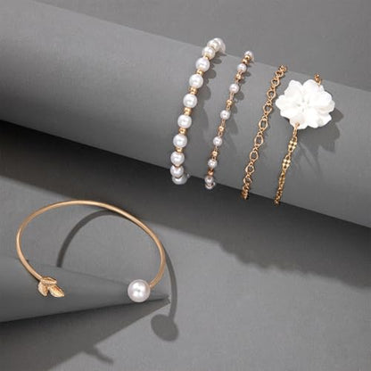 5Pcs Boho White Flower Beaded Pearl Bracelets for Women Trendy, Cute Gold Silver Stackable Floral Petal Pearls Beads Chain Bracelet Holiday Jewelry Gifts - color: Gold