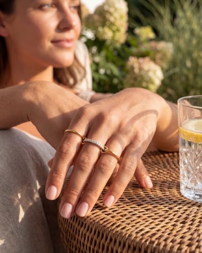 MUMREUES Gold Stackable Rings for Women Stackable Statement Jewelry - size: 6