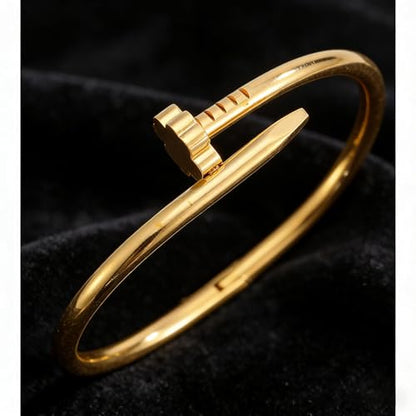 Adjustable Nail Bracelet for Women – Stainless Steel Cuff with Eight-Leaf Flower Detail, On-Trend Statement Jewelry