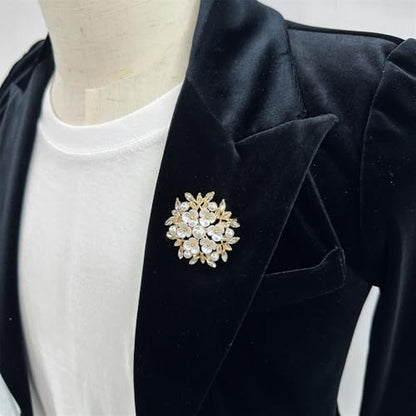 Shell Pearl Flower Flower Wreath Rhinestones Statement Brooches Lapel Pins for Women Girls Fashion Dainty Gold Tone Crystal Floral Brooch Pin for Dresses Suit Wedding Party Trendy Jewelry - color: Gold