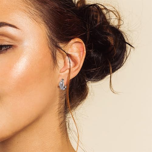 Vintage Skull Skeleton Hoop Earrings for Women Men 10mm Small Stainless Steel Huggie Hoops Earrings Gothic Punk Cartilage Hinged Hoop Earring Hypoallergenic Halloween Jewelry