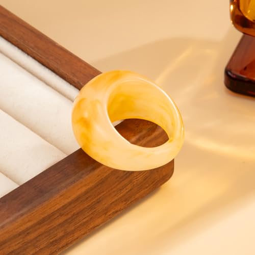 Chunky Transparent Acrylic Ring for Women Candy Color Knuckle Finger Rings Resin Plastic Wide Rings Trendy Y2k Statement Ring Charm Geometric Jewelry Present for Women - color: Yellow