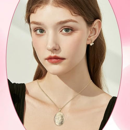 UNICRAFTALE 2Pcs Real 18K Gold Plated Floating Locket Pendants Photo Frame Charms Metal Oval Pendants Golden Charm Memory Photo Pendant for DIY Memorial Necklace Jewelry Craft
