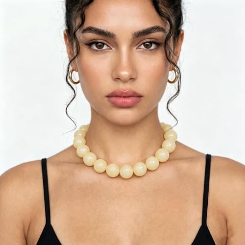 Chunky Necklaces for Women Trendy 20MM Large Resin Beaded Necklace Bold Statement Chunky Choker Necklace Boho Beads Summer Beach Jewelry - color: Off-white
