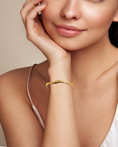 Thin Wavy Cuff Bracelet - Adjustable Irregular Bangle for Women Silver & Gold - color: Gold