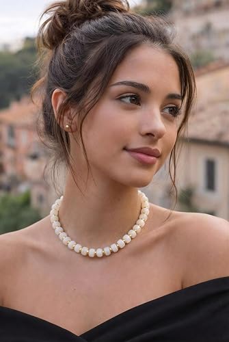 Chunky Beaded Necklace for Women, Colorful Boho Statement Necklace, Gold Chunky Resin Large Bead Necklace, Waterproof Summer Beach Jewelry Gifts for Women - color: Beige