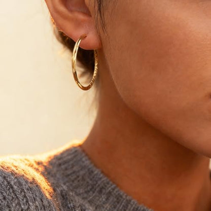 Shiny Gold Butterfly Earrings for Women | 14K Real Gold Plated Butterfly Earrings for Women, Dainty & Trendy Butterfly Stud Earrings for Fashion Jewelry Gifts - color: AZ46