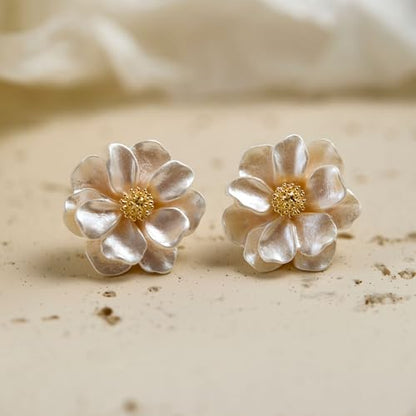 Clip-On Earrings for Womem Flower Faux Pearl Non Piercing Earrings Jewelry - color: Camellia