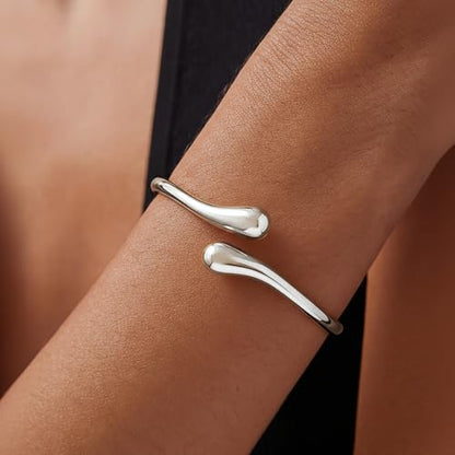 Robaice Gold Cuff Bracelet，14K Gold Plated Bangle Bracelets for Women | Open Cuff Bangle Bracelets, Trendy Chunky Twist Bracelet, Non Tarnish, Waterproof Hypoallergenic Jewelry, Gifts for Women - color: Medium-Silver