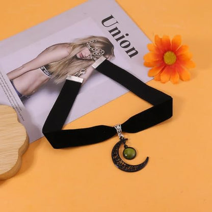 Gothic Black Velvet Goth Choker Necklace for Women,Cameo Black Choker Crow Skull Pendant Necklace Vintage Collar Skull Necklace Gothic Jewelry - style: Green moon