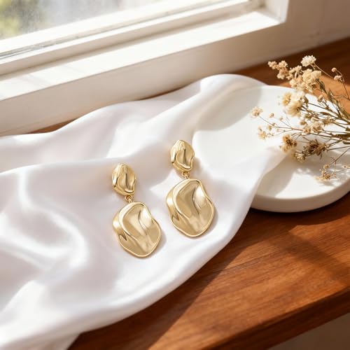 Fringe Dangling Tassel Earrings for Women, Handcrafted Chandelier Long Bohemian Beaded Cubic Zirconia Crystal Imitation Pearls Inlay Statement Boho Chain Hook Earrings for Wedding Party - color: Gold