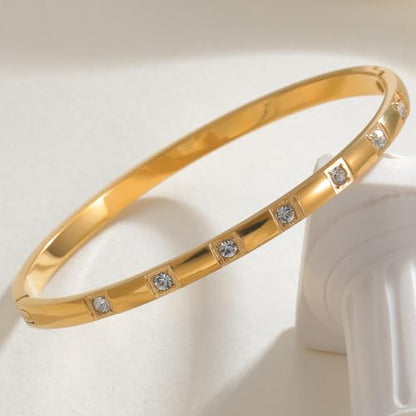 Jude Jewelers 4mm Stainless Steel Cubic Zircon Filled Open Clasp Bangle Bracelet - color: Gold