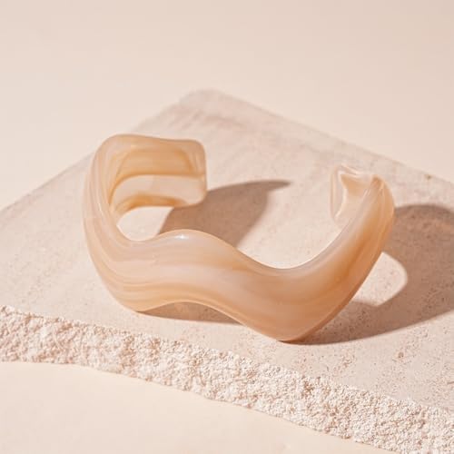 Creative Wave-shaped Opening Cuff Bracelets Statement Colorful Geometric Chunky Bangle Bracelets Acrylic Resin Irregular Wristbands for Beach Vacation Jewelry - color: Shallow Khaki