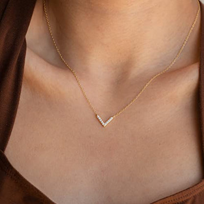 LLWOM Gold Necklace for Women-14k Gold Plated Infinity Necklace Star Of David Necklace Evil Eye Cross Pendants Heart Dainty Gold Necklace For Women - color: Gold-LetterV