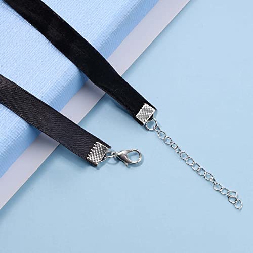 Punk Black Velvet Choker Necklace Love Heart Pendant Necklace Vintage Black Satin Choker Necklace Gothic Retro Leather Collar Necklace Chain Jewelry for Women Prom Party