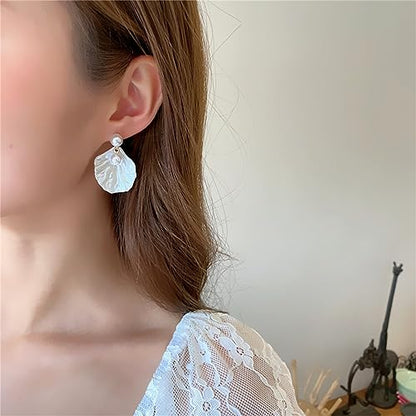 Seashell Pearl Stud Earrings for Women Ocean Sea Theme Sweet Double Layer Acrylic Shell Lightweight Dangle Drop Earrings for Summer Beach Holiday Halloween Party Jewelry Accessories - color: Two pearl white earrings