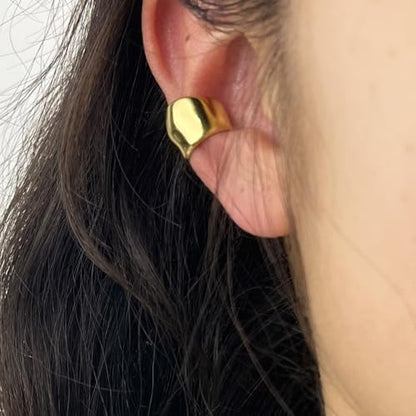 Kokoma Clip On Ear Cuffs for Women Minimalist Oval Huggie Hoops Chunky Non Piercing Cartilage Earrings Fashion Ear Jewelry