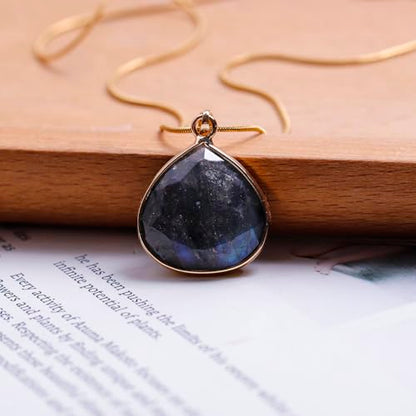 Da Piao Liang Labradorite Crescent Moon Energy Necklace, Healing Crystal Pendant With Stainless Steel Chain, Spiritual Jewelry - color: Grey
