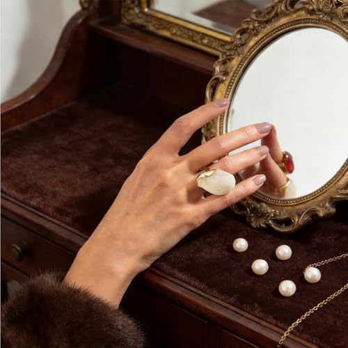 Chunky Statement Ring for Women Colorful Big Resin Rings Statement Irregular Geometric Shaped Large Ring Boho Summer Beach Vacation Chunky Jewlery - color: White